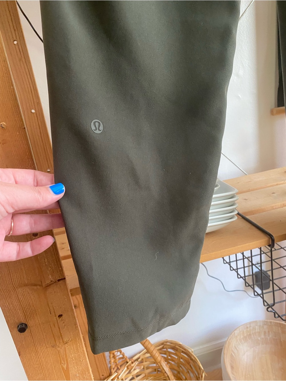 Lululemon Olive Green On The Fly Pant Woven 12 - Picture 11 of 16